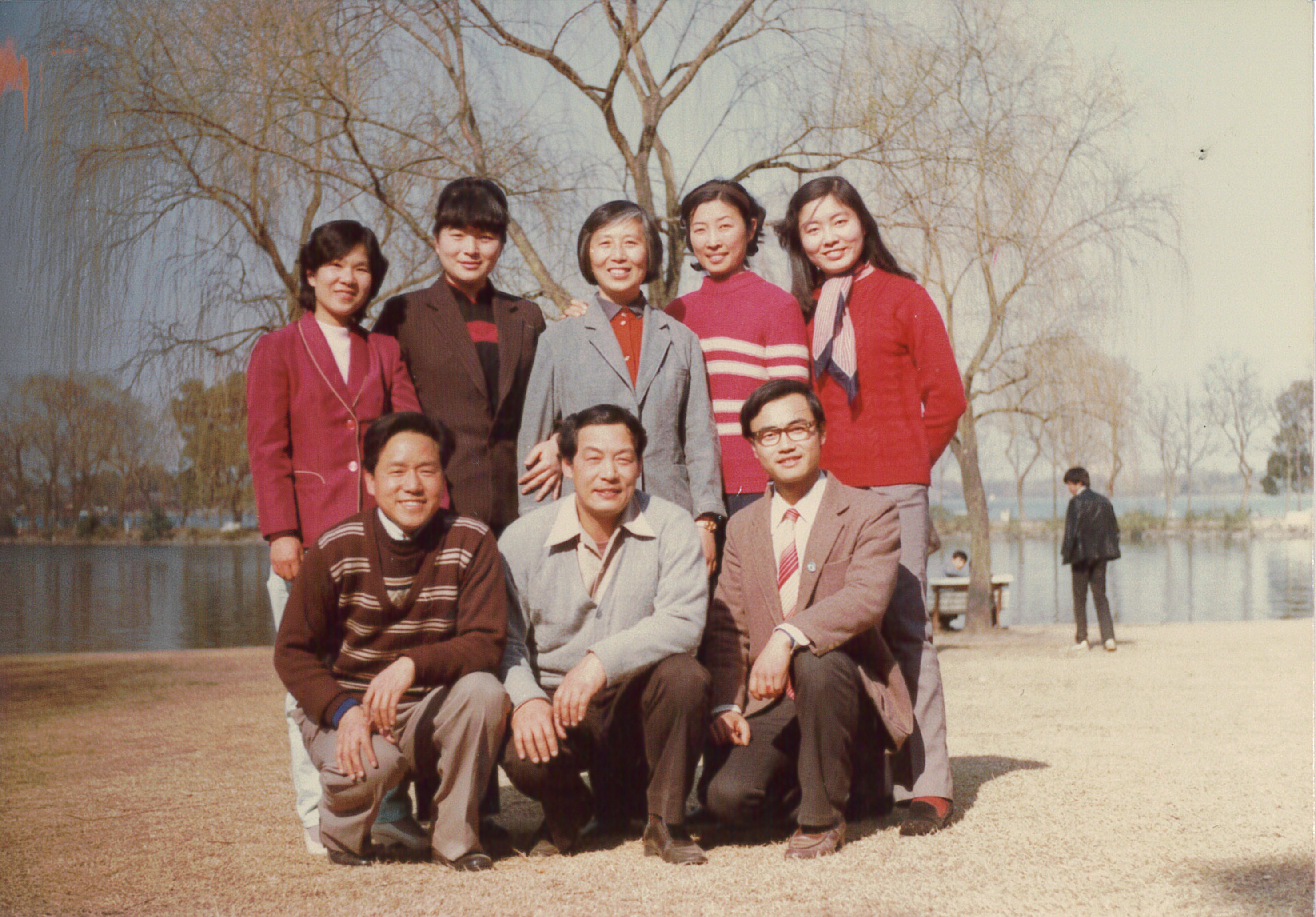 圖2：夏文琴醫(yī)師（后排中）與進(jìn)修生合影.jpg
